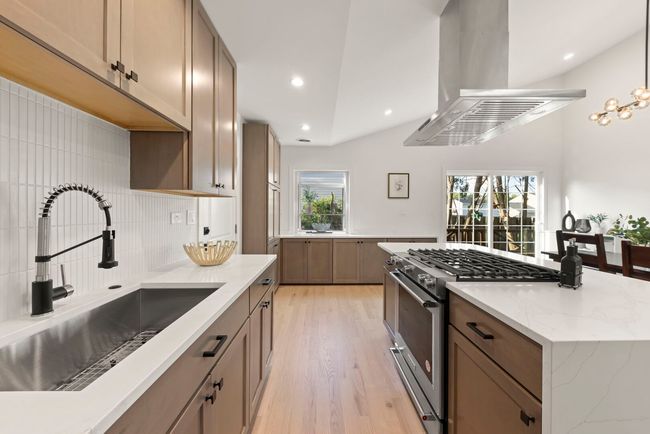 787 Bluejay Cir, House other with 4 bedrooms, 2 bathrooms and 2 parking in Elk Grove Village IL | Image 16