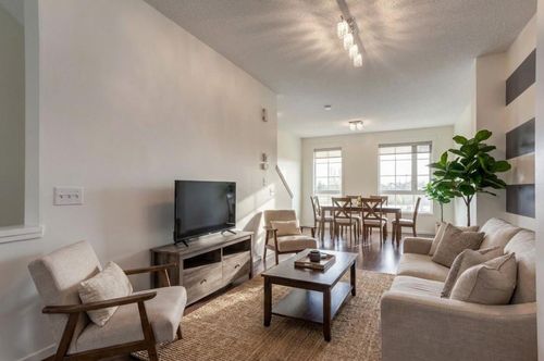 215 Copperpond Common Se, Calgary, AB, T2Z1G5 | Card Image