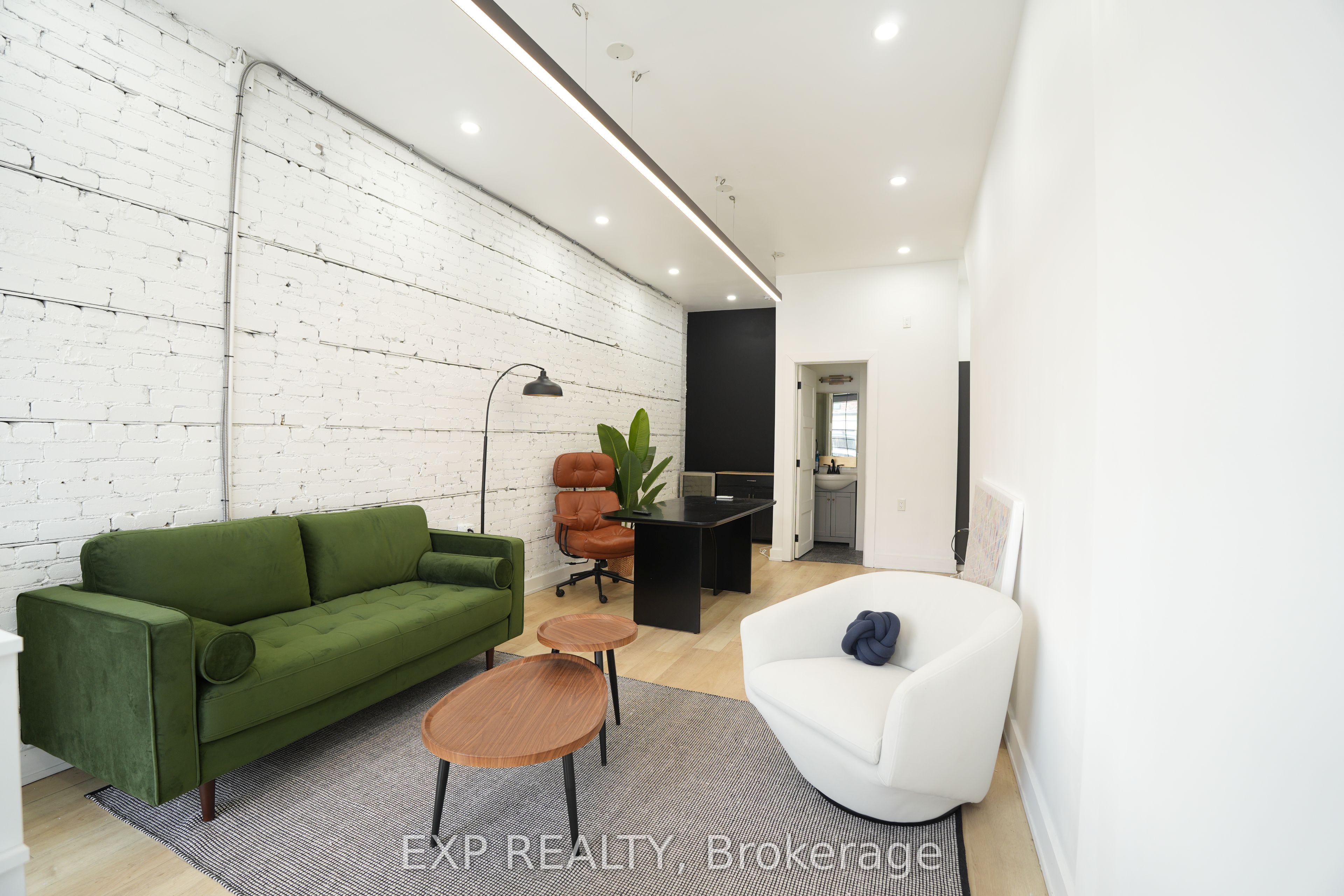 Commercial Lease in Toronto E02 4