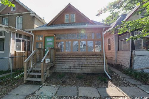 1941 St John St, Regina, SK, S4P1S3 | Card Image