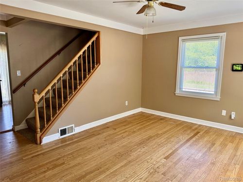 18719 Poinciana, Redford, MI, 48240-2032 | Card Image