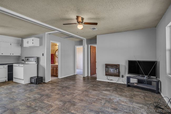 13420 E Richardson Ln, House other with 2 bedrooms, 2 bathrooms and null parking in Coleman OK | Image 4