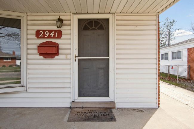2941 Longmeadow Dr, House other with 3 bedrooms, 2 bathrooms and null parking in Trenton MI | Image 6