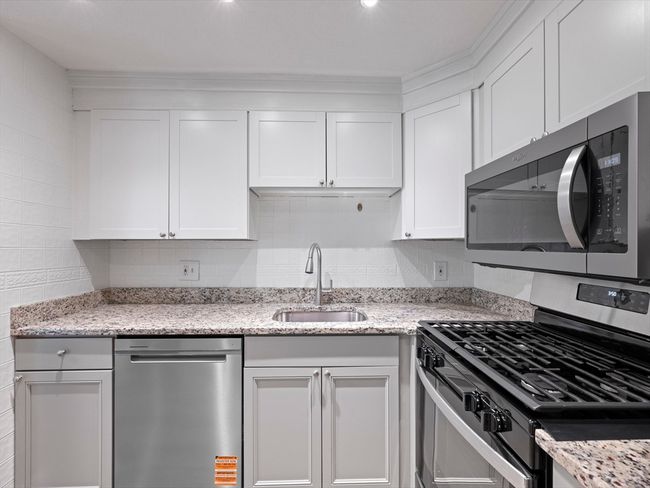 48 - 48 Decarolis Dr, Condo with 2 bedrooms, 2 bathrooms and 2 parking in Tewksbury MA | Image 10