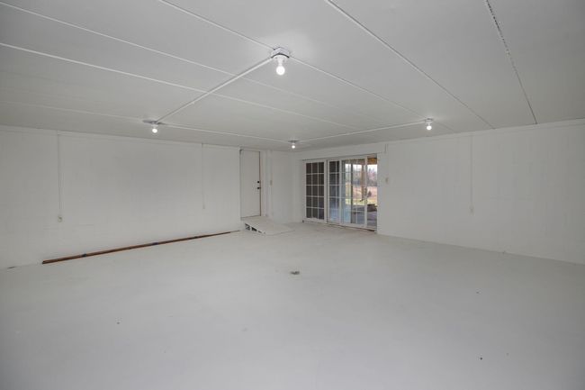 44-web-or-mls-44-Pre Stress Garage.jpg | Image 44