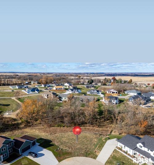 27010 182nd Avenue Ct, Long Grove, IA, 52756-9012 | Card Image