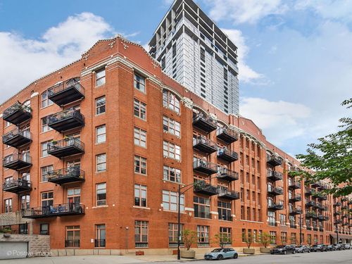 231-360 W Illinois St, Chicago, IL, 60654-6148 | Card Image
