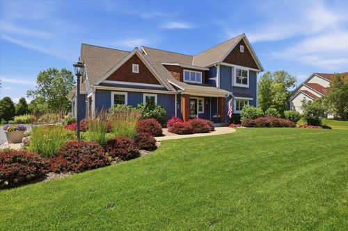 W289N7349 Sweetwater Ct, Hartland, WI, 53029-8331 | Card Image