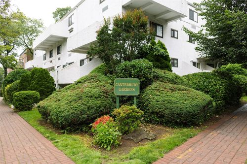 apt-3-21 Canterbury Rd, Great Neck, NY, 11021-2136 | Card Image