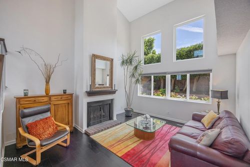 276 Beech Road, Newbury Park, CA, 91320 | Card Image