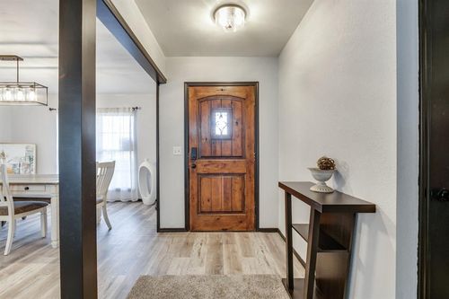 1812 Edinburg Ct, Yukon, OK, 73099-7844 | Card Image