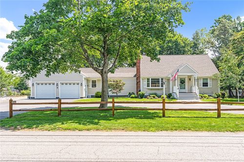 82 Princes Hill Ave, Barrington, RI, 02806-3028 | Card Image