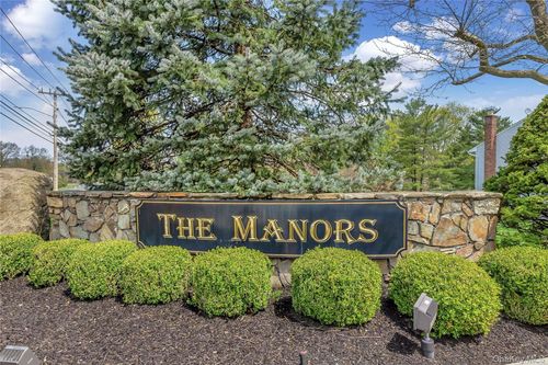 6 Manors Dr, Jericho, NY, 11753-1729 | Card Image