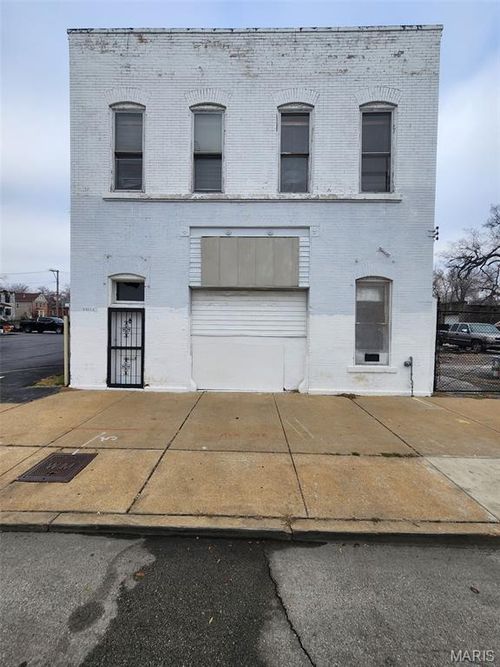 5383 Dr Martin Luther King Dr, Saint Louis, MO, 63112-4256 | Card Image