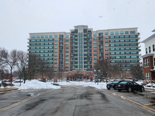 unit-403-6420 Double Eagle Dr, Woodridge, IL, 60517-1760 | Card Image