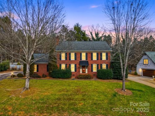 147 35th Ave Ne, Hickory, NC, 28601-9053 | Card Image