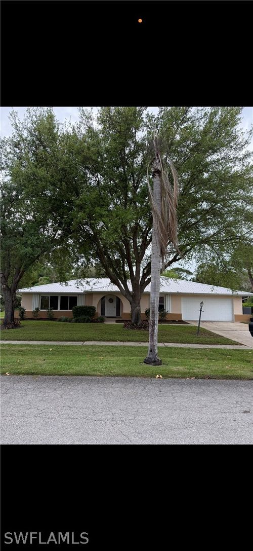 4255 Glasgow Ct, NORTH FORT MYERS, FL, 33903-4916 | Card Image