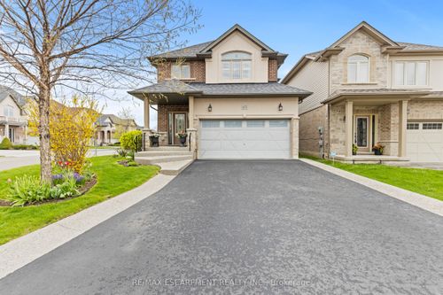 65 Winslow Way, Stoney Creek, ON, L8J0G9 | Card Image