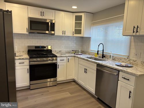 115 S Eaton St, BALTIMORE, MD, 21224-2426 | Card Image
