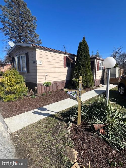 1017 Cherry Tree Xing, BREINIGSVILLE, PA, 18031-1610 | Card Image