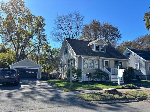 9 Hood Rd, Danvers, MA, 01923-2201 | Card Image