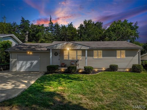 10 Valley Rd, Saint Charles, MO, 63303-4046 | Card Image