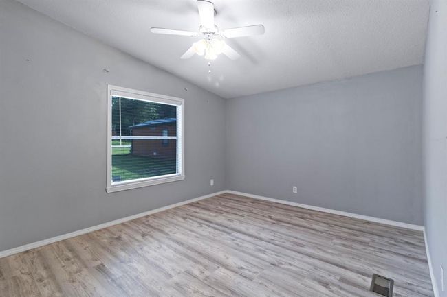 737 Lake Shore Dr, House other with 3 bedrooms, 2 bathrooms and 2 parking in Trinity TX | Image 30
