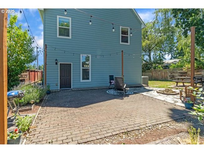 423 E Main St, House other with 5 bedrooms, 3 bathrooms and null parking in Carlton OR | Image 24