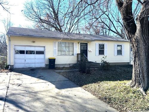 8601 E 92nd Place, Kansas City, MO, 64138 | Card Image