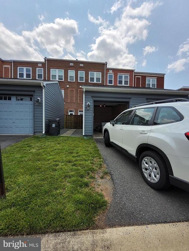 8952 Center St, Townhouse with 3 bedrooms, 3 bathrooms and null parking in Manassas VA | Image 24