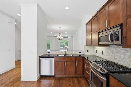 636 E Bluff St, Fort Worth, TX, 76102-2309 | Card Image