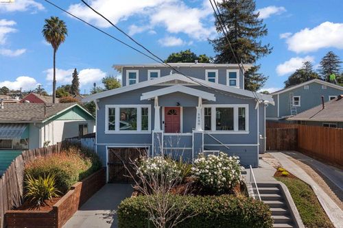 5030 Congress Ave, Oakland, CA, 94601-4751 | Card Image