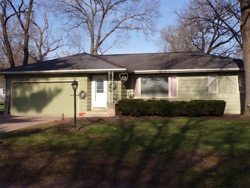 3045 Wedgewood Ave, Eau Claire, WI, 54703-1195 | Card Image