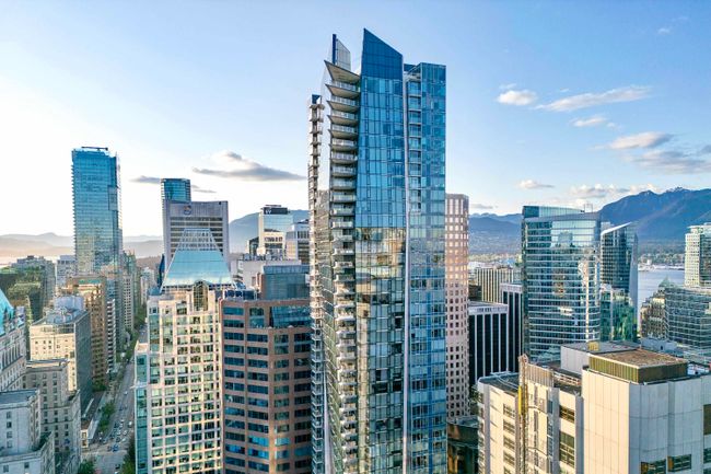 2902 - 667 Howe Street, Condo with 2 bedrooms, 2 bathrooms and 1 parking in Vancouver BC | Image 1