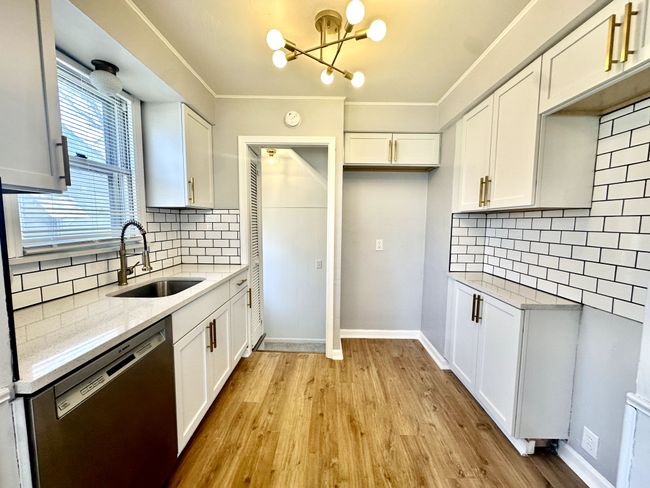 19412 Kenosha St, House other with 3 bedrooms, 1 bathrooms and null parking in Harper Woods MI | Image 4
