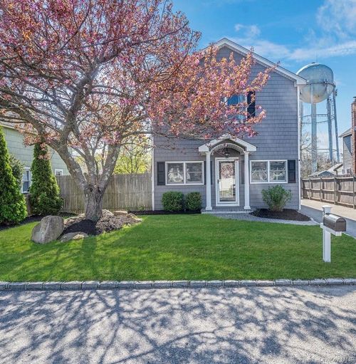 36 Nottingham Ave, Patchogue, NY, 11772-3222 | Card Image