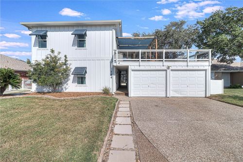 104 Lands End St, Rockport, TX, 78382-9768 | Card Image