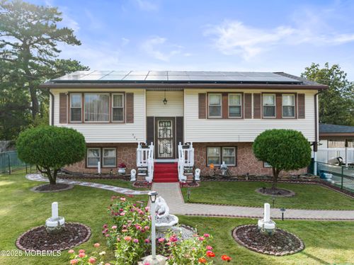 304 Mohawk Trl, BROWNS MILLS, NJ, 08015-6302 | Card Image