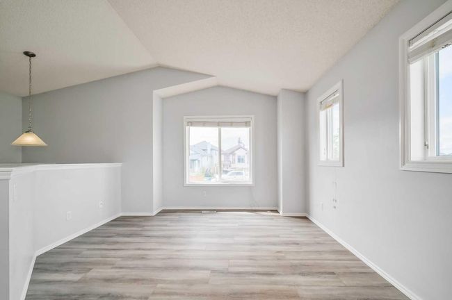 38 Saddlemead Way Ne, House other with 4 bedrooms, 2 bathrooms and 2 parking in Calgary AB | Image 6