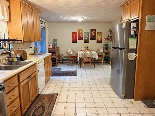 7 Chapman Way, Exeter, NH, 03833-4573 | Card Image