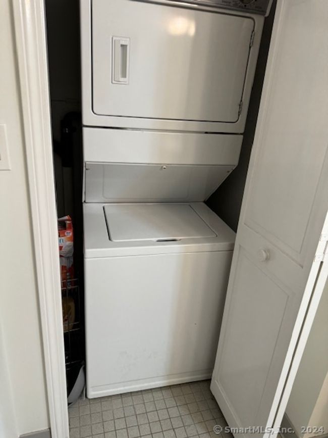 APT-503 - 235 E River Dr, Condo with 3 bedrooms, 2 bathrooms and 2 parking in East Hartford CT | Image 28