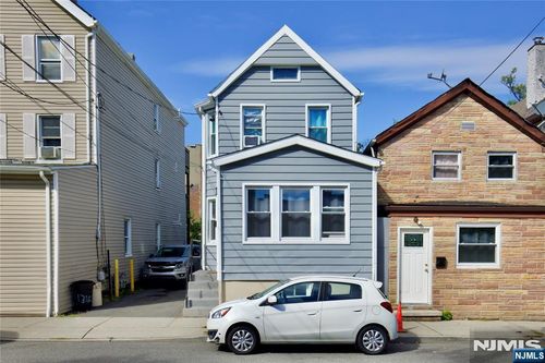 137 Day St, Orange, NJ, 07050-3523 | Card Image