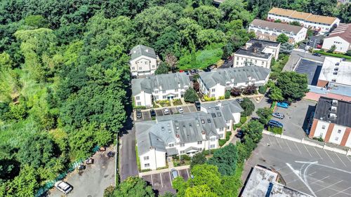 6 Selina Ct, Glen Cove, NY, 11542-3062 | Card Image
