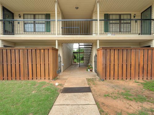 239-4400 Hemingway Dr, Oklahoma City, OK, 73118-2244 | Card Image