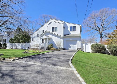 122 Curtis Dr, Sound Beach, NY, 11789-2214 | Card Image