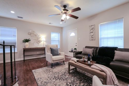 4609 University Oaks Blvd, Houston, TX, 77004-6705 | Card Image