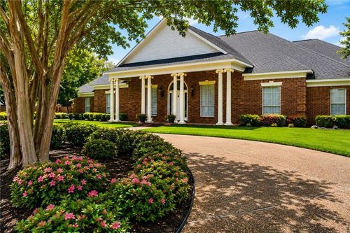 6714 Tennyson Oaks Ln, Alexandria, LA, 71301-2768 | Card Image