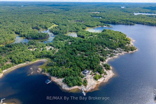 19980 Georgian Bay Rd, Honey Harbour, ON, P0E1E0 | Card Image