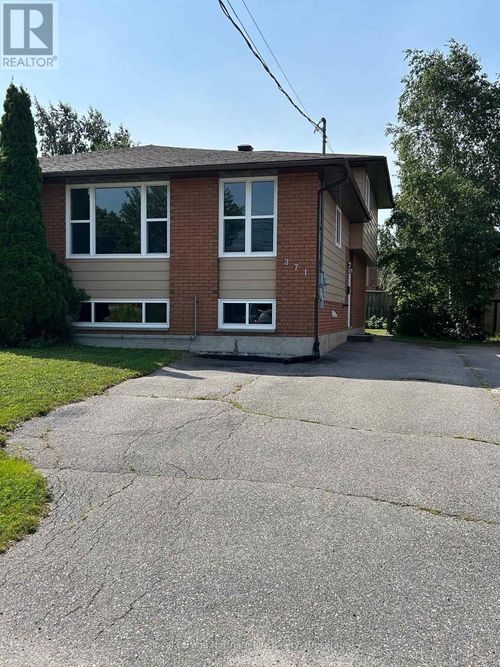 371 Oakwood Ave, North Bay, ON, P1B9C6 | Card Image