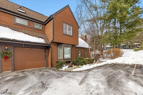 7 Valley View Dr, Basking Ridge, NJ, 07920-1978 | Card Image